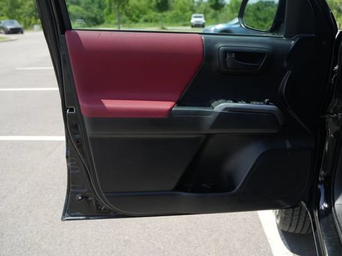 Used 2019 Toyota Tacoma SR5 RWD image 13