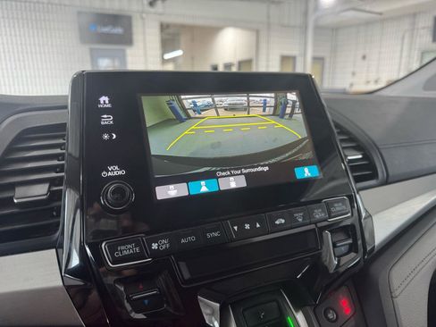 Used 2018 Honda Odyssey EX image 38