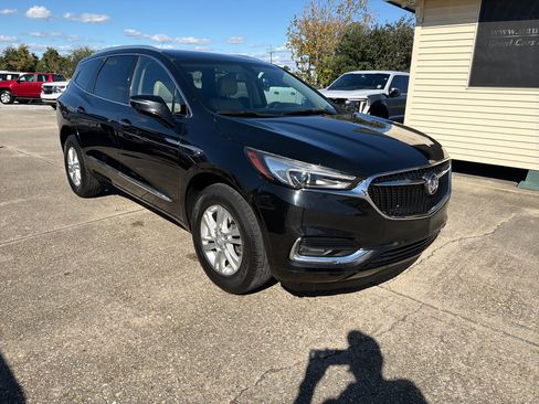 Used 2018 Buick Enclave Essence image 10