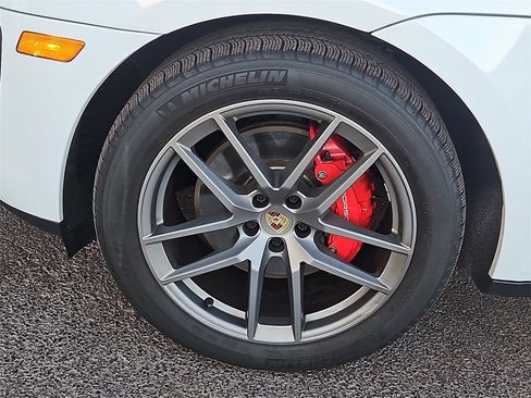 Used 2022 Porsche Macan S w/ Premium Package Plus image 13