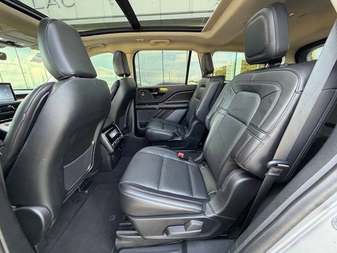 Used 2024 Lincoln Aviator Reserve AWD/4WD image 18