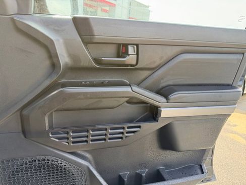 Used 2025 Toyota Tacoma SR5 image 28