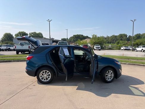 Used 2021 Chevrolet Equinox LT FWD image 34