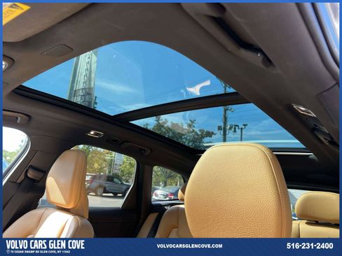 Certified 2019 Volvo XC60 T6 Momentum w/ Advanced Package image 19
