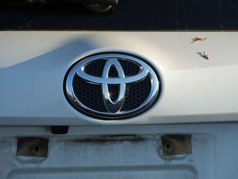 Used 2018 Toyota RAV4 Limited AWD/4WD image 6