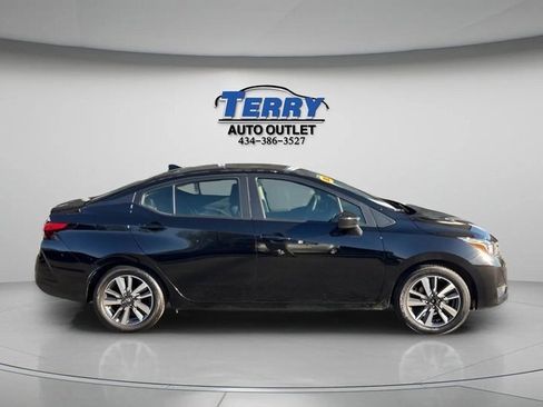 Used 2023 Nissan Versa SV image 1