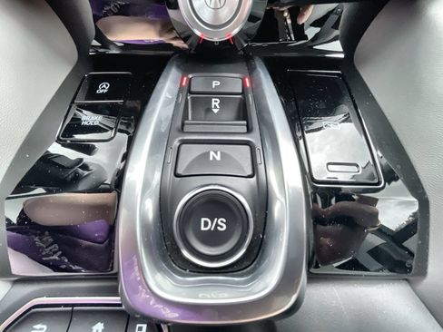 Used 2023 Acura MDX w/ Technology Package FWD image 16