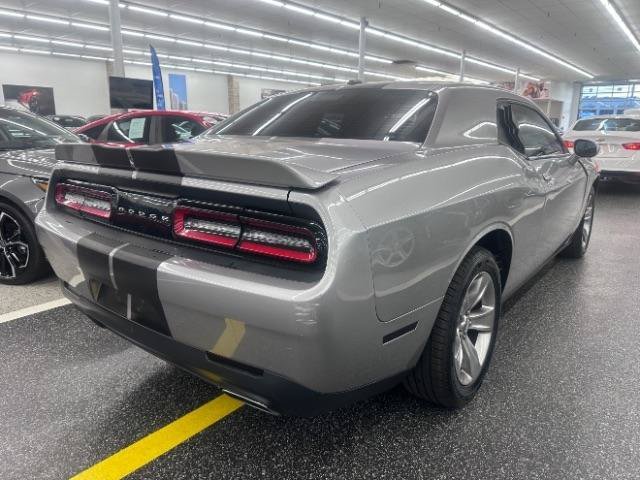 Used 2018 Dodge Challenger SXT RWD image 5