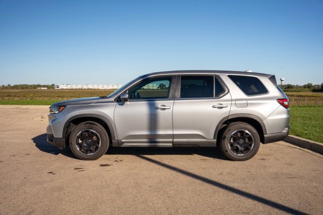 Used 2025 Honda Pilot EX-L image 4