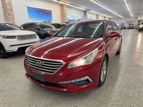 Used 2015 Hyundai Sonata SE FWD image 2