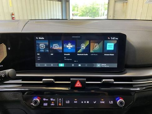 Used 2026 Kia Sportage EX FWD image 39
