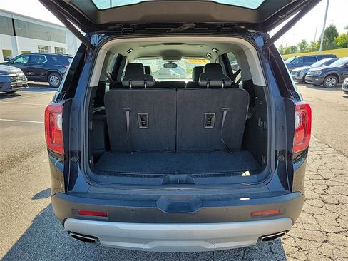 Used 2023 GMC Acadia SLT image 7
