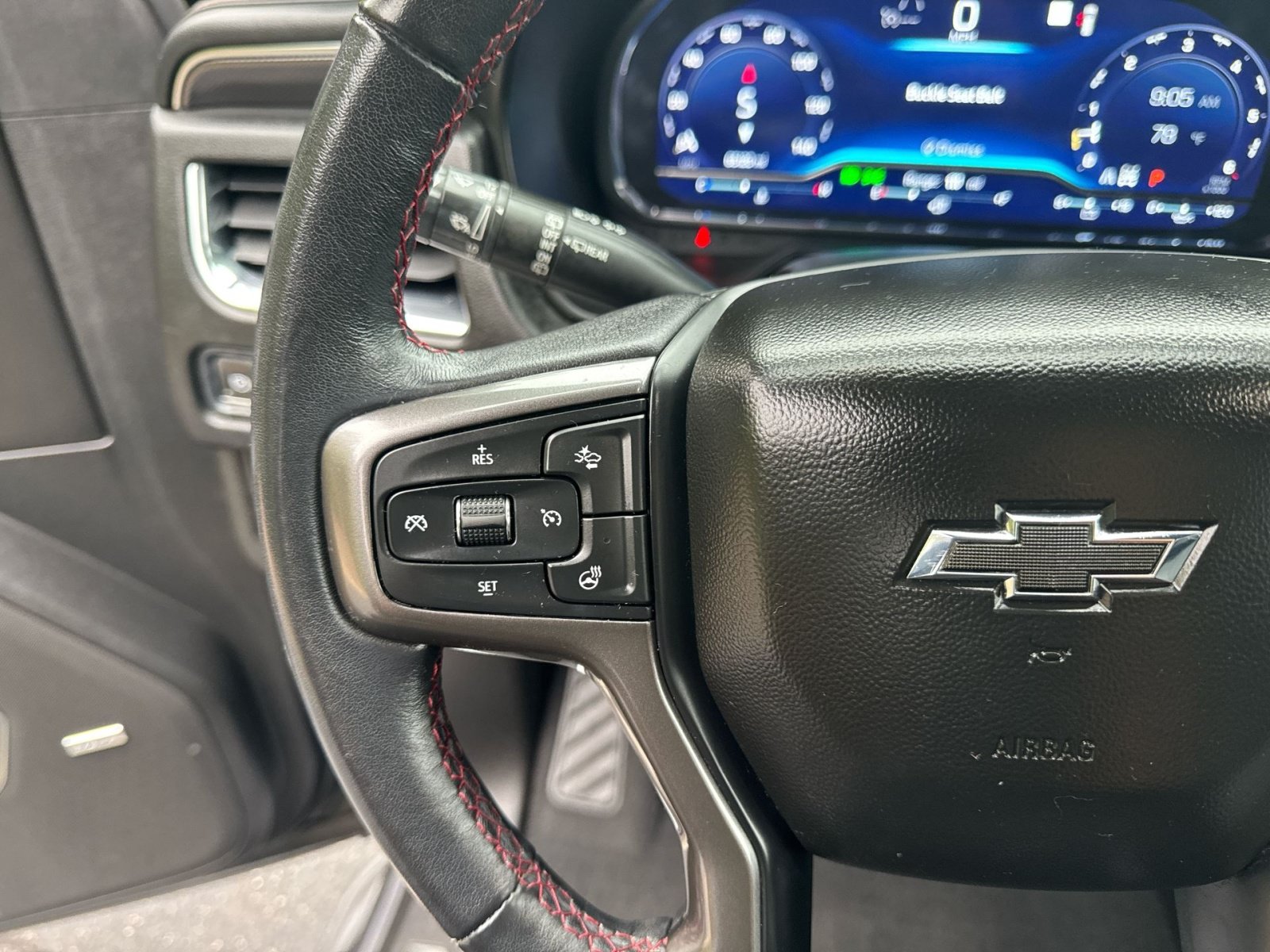 Used 2022 Chevrolet Tahoe RST w/ Luxury Package AWD/4WD image 16
