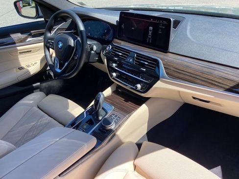 Used 2021 BMW 530i xDrive w/ Premium Package AWD/4WD image 26