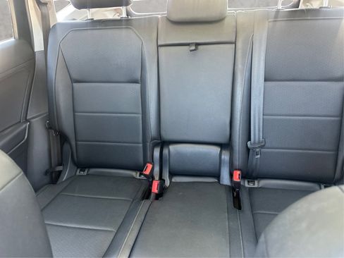 Used 2019 Volkswagen Tiguan SE w/ Panoramic Sunroof Package AWD/4WD image 24