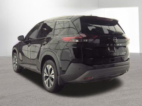 Used 2023 Nissan Rogue SV w/ SV Premium B Package image 3