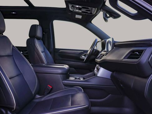 Used 2022 GMC Yukon XL SLT w/ SLT Premium Package image 41