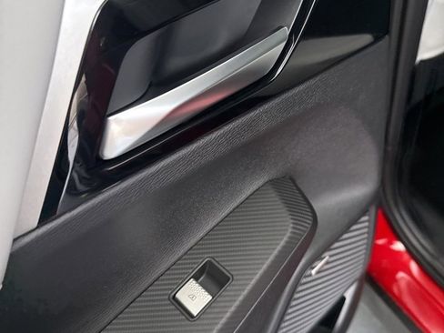 New 2025 Mitsubishi Outlander SE image 29