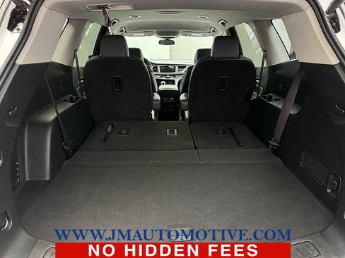 Used 2021 Buick Enclave Essence image 18