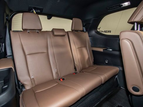Used 2025 Toyota Grand Highlander AWD Hybrid image 17