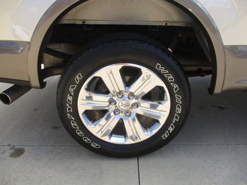 Used 2018 Ford F150 King Ranch w/ Equipment Group 601A Luxury AWD/4WD image 16