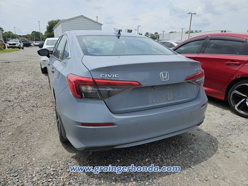 Used 2024 Honda Civic Touring image 8
