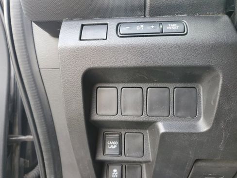 Used 2023 Nissan Frontier SV w/ Tow Package image 18