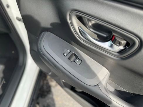 New 2026 Honda HR-V LX image 15