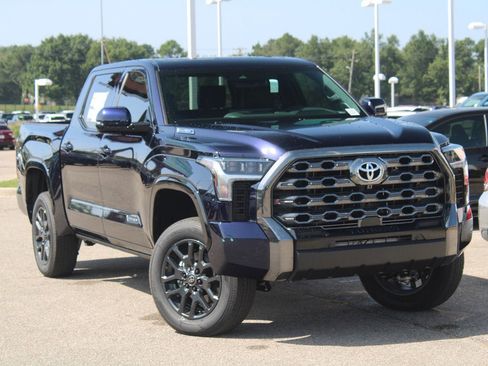 Used 2025 Toyota Tundra Platinum AWD/4WD image 18