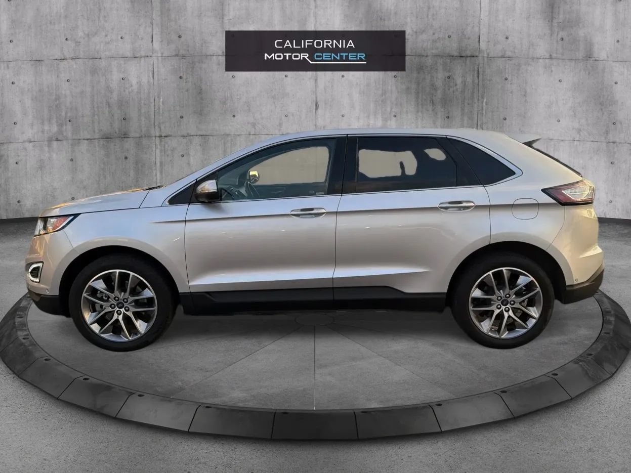 Used 2017 Ford Edge Titanium w/ Equipment Group 302A AWD/4WD image 8