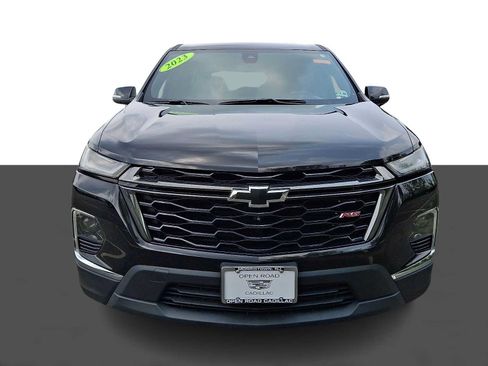 Used 2023 Chevrolet Traverse RS AWD/4WD image 2