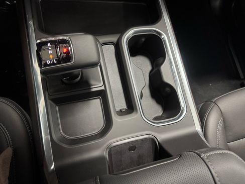 New 2026 GMC Sierra 1500 SLT image 24