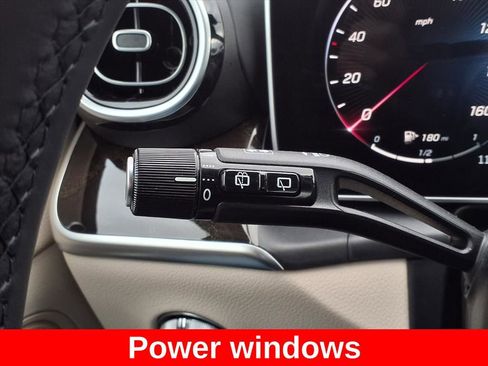 Used 2024 Mercedes-Benz GLC 300 4MATIC image 13