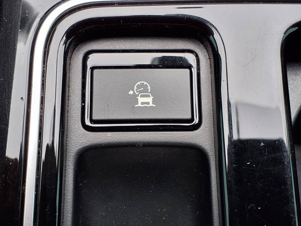 Used 2019 Jaguar F-PACE R-Sport AWD/4WD image 21
