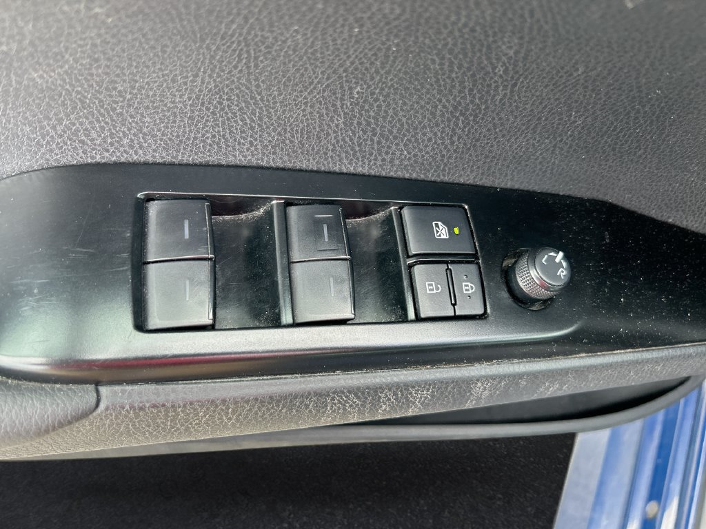 Used 2025 Toyota Camry LE FWD image 12