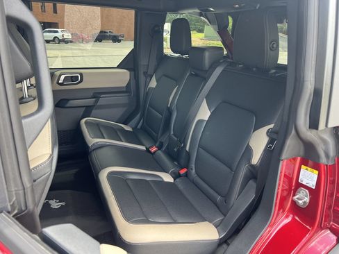 New 2026 Ford Bronco Big Bend w/ Black Diamond Package AWD/4WD image 15