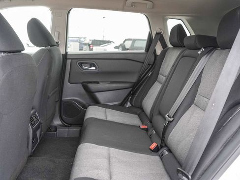 Used 2026 Nissan Rogue SV FWD image 18