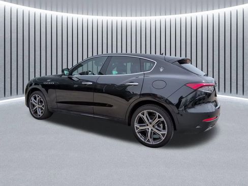 Used 2023 Maserati Levante GT AWD/4WD image 11
