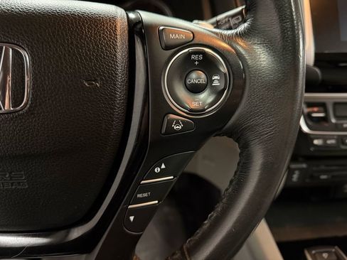 Used 2016 Honda Pilot Touring image 11