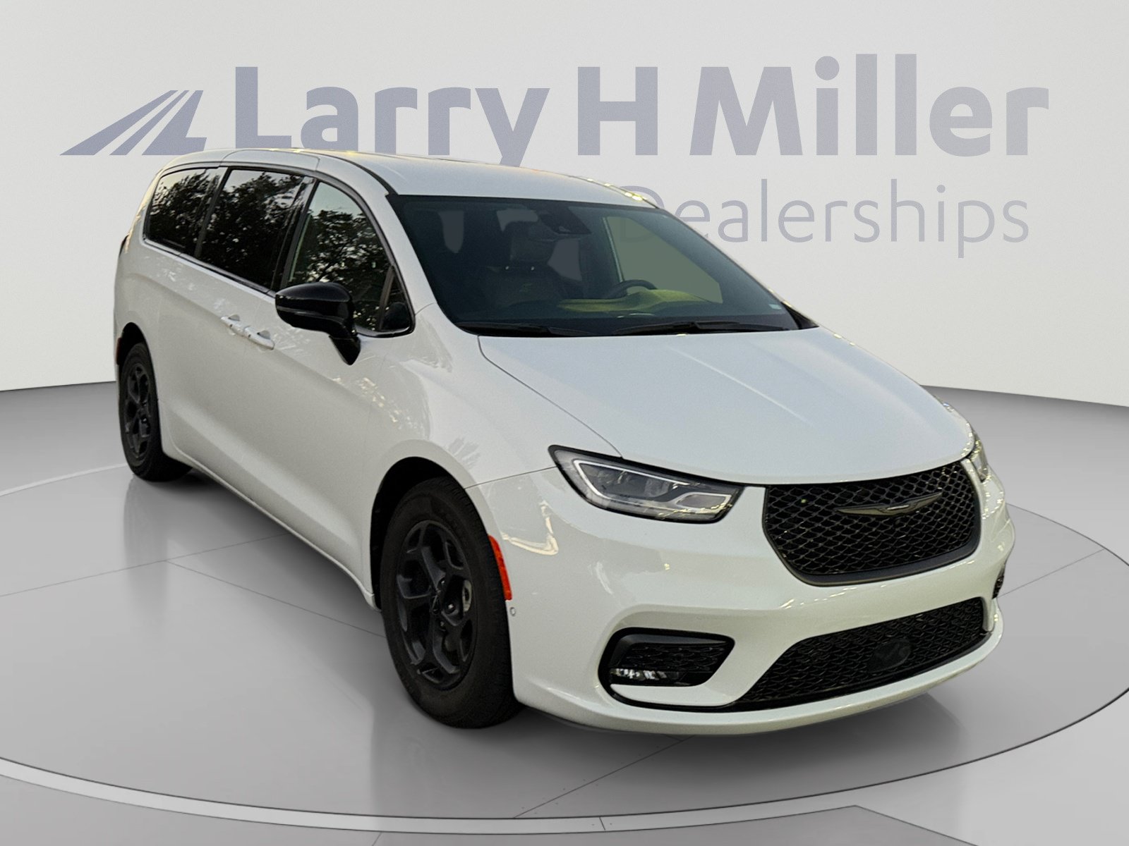 Used 2024 Chrysler Pacifica Limited FWD image 7