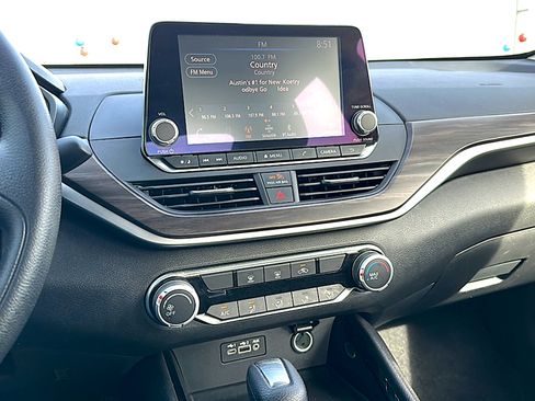 Used 2024 Nissan Altima 2.5 SV image 31