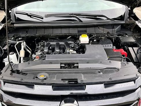 Certified 2025 Nissan Pathfinder SL image 31