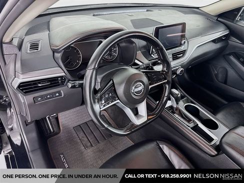 Certified 2025 Nissan Altima 2.5 SR image 9