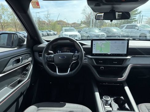 Used 2025 Ford Explorer ST-Line w/ ST-Line Street Pack AWD/4WD image 22