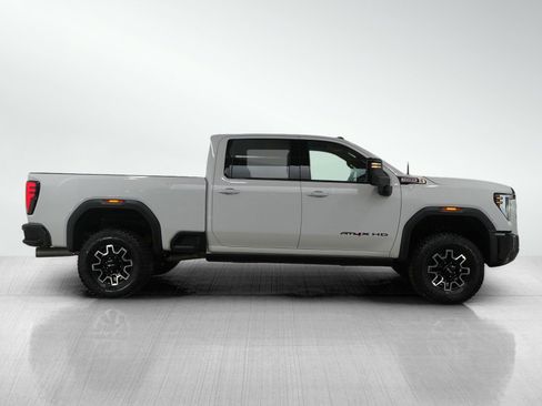 Used 2025 GMC Sierra 2500 AT4X image 6