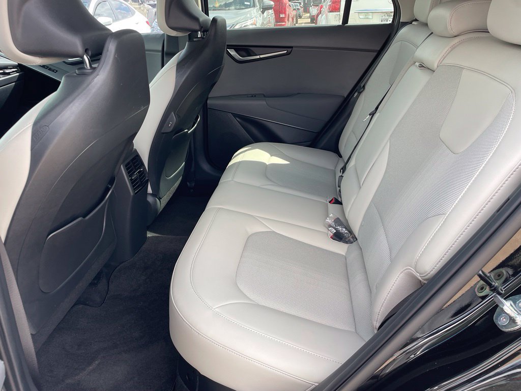 Used 2023 Kia Niro EX Touring FWD image 17