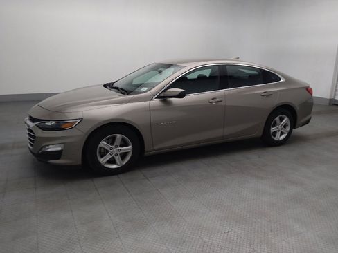 Used 2025 Chevrolet Malibu LT FWD image 2