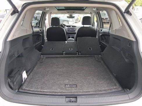 Used 2023 Volkswagen Tiguan SE AWD/4WD image 31