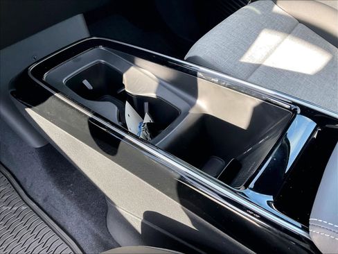 New 2025 Volkswagen ID.4 Pro image 14