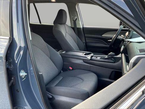 Used 2025 Toyota Grand Highlander AWD Hybrid image 9